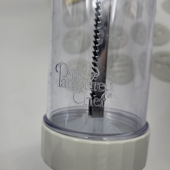 Pampered Chef Cookie Press with 12 Discs 1525 Baking Kitchen Gadgets - Picture 7 of 9